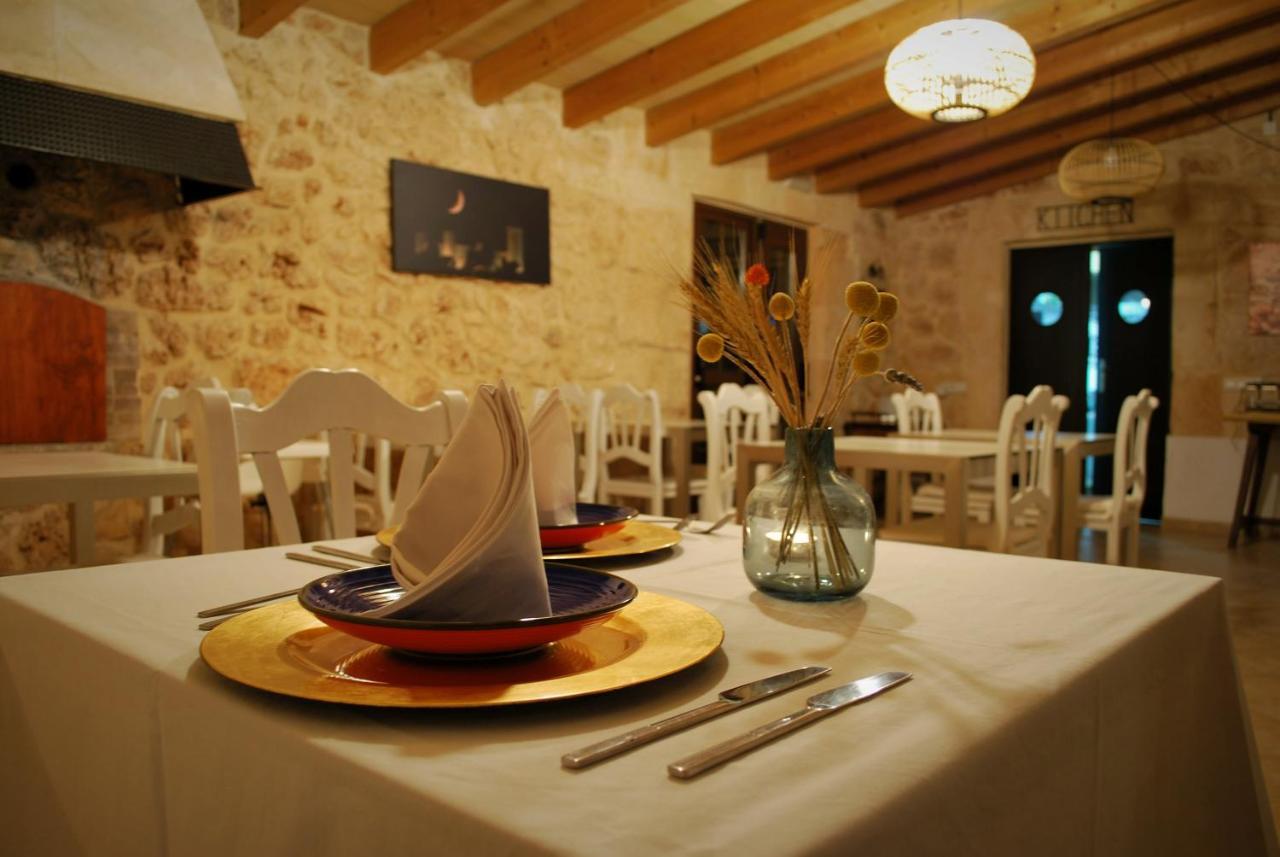 Petit Hotel *
