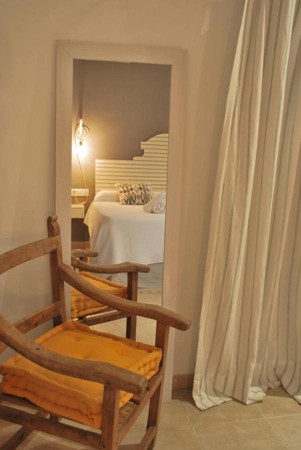 Petit Hotel *